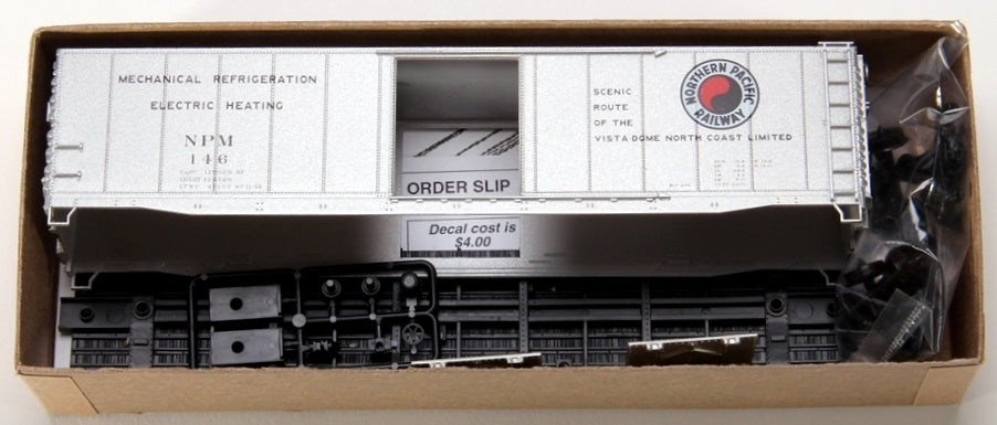 Accurail 5132 HO Northern Pacific 50' Plug Door Boxcar Kit