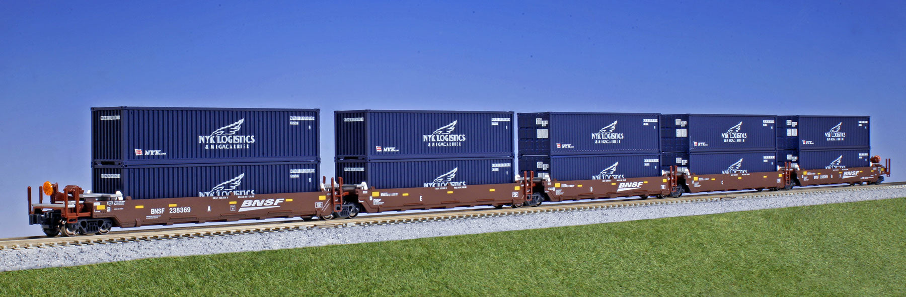 Kato 106-6151 N BNSF 5-Unit Stack Car w/40' NYK Containers Set