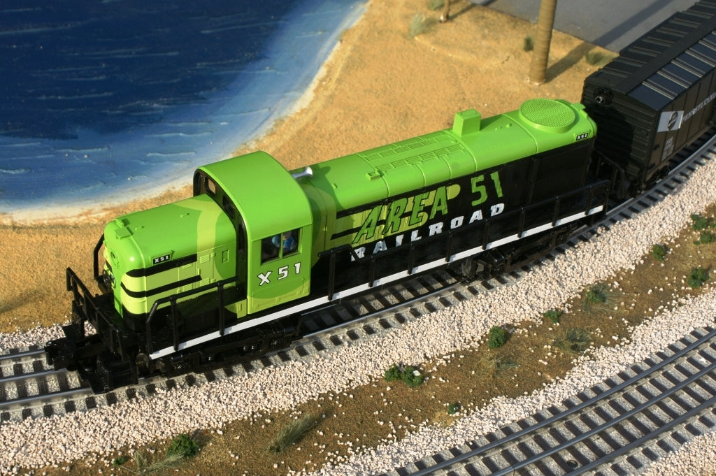 Lionel 6-30206 Area 51 LionChief RS3 O Gauge Diesel Freight Train