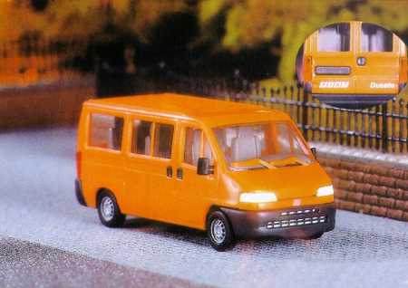Busch 5637 HO 1:87 Mercedes-Benz C Class w/Lights