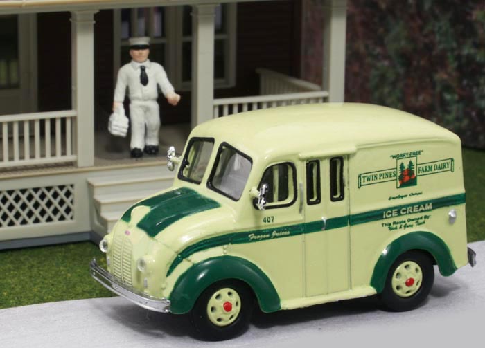 American Heritage Models 87003 HO Divco 1950 Delivery Truck: Twin Pines Farm Da