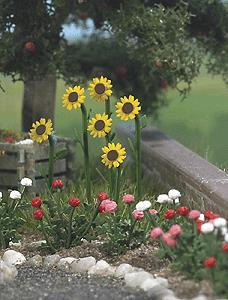 Busch 1232 Sunflowers & Roses w/Water Pump/Trough - Kit