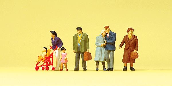 Preiser 10564 HO Passers-by Figures with Stroller (Set of 7)
