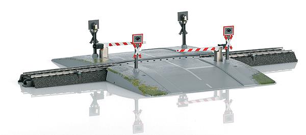 Marklin 78071 HO C-Track Grade Crossing Extension Set - 3-Rail