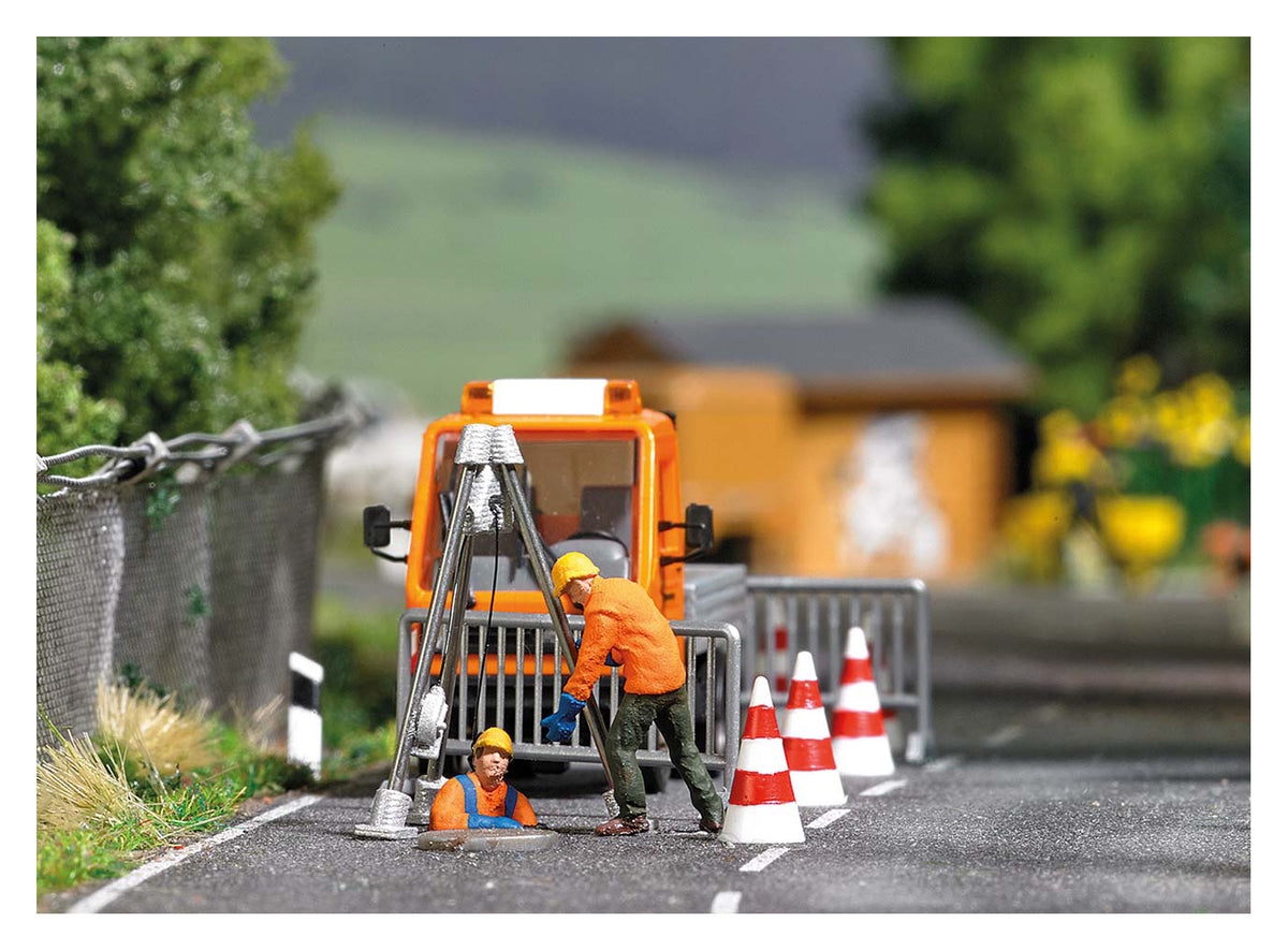 Busch 7907 HO Canal Workers Set A