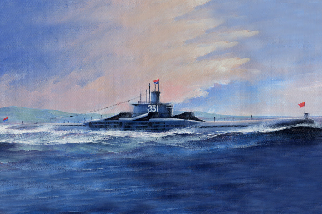 Hobby Boss Models 83516 1:350 PLA Navy Type 033G Wuhan Class Submarine Kit