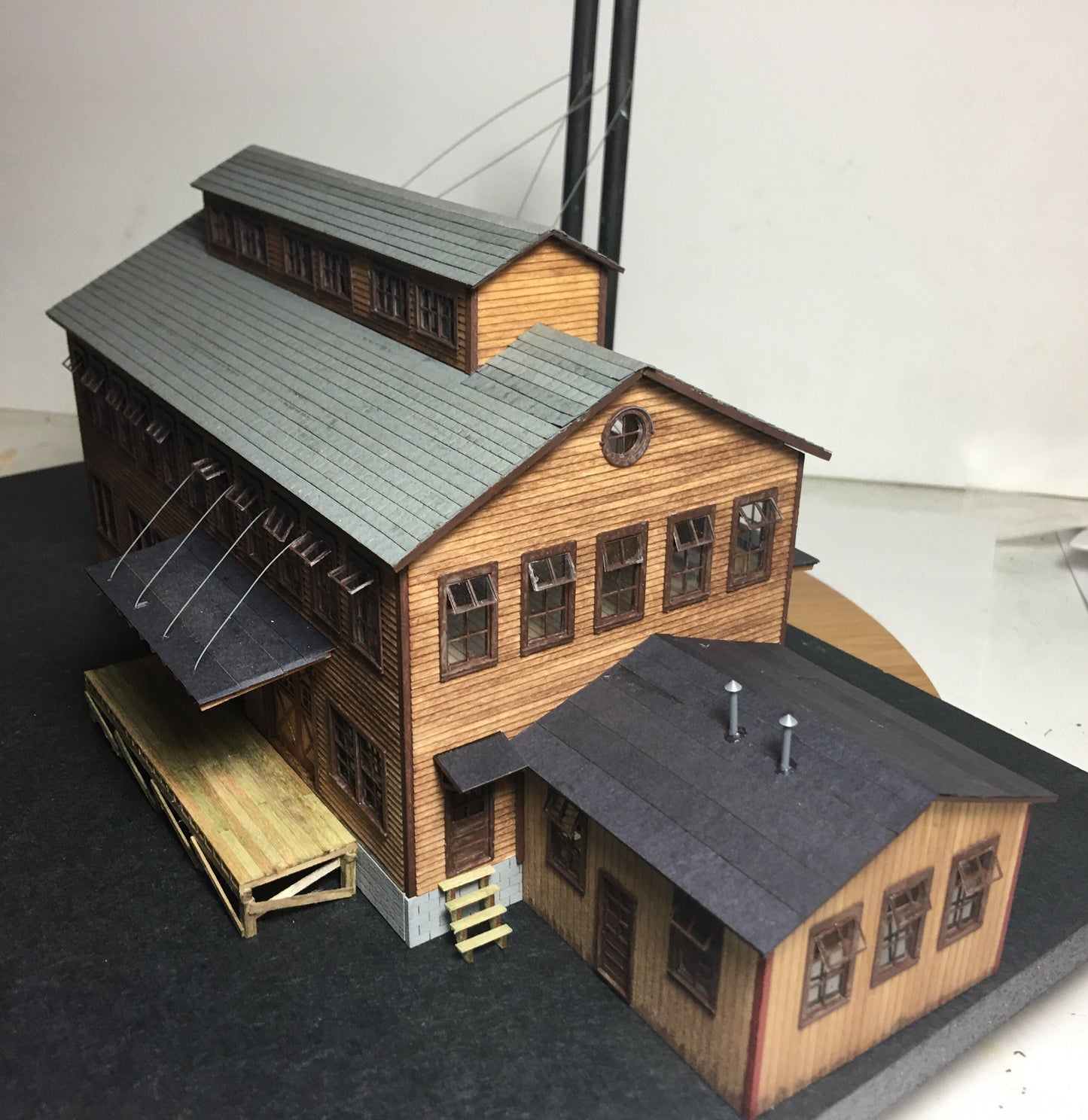 Motrak Models 83029 HO Bisgeier Tool Company Brick Version Building Kit