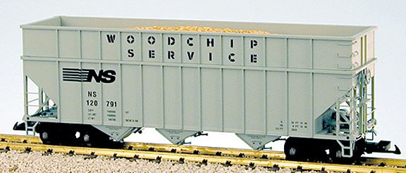 USA Trains R14081 G Gauge NS Woodchip Car #120791 with "Real" Woodchip Load