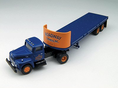 Classic Metal Works 31122 HO Mini Metals Roadway IH R-190 Tractor/Trailer Set