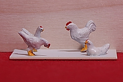 Berkshire Valley 075 O Scale Chickens 2 Roosters 2 Laying 4 Standin(Pack of 12)
