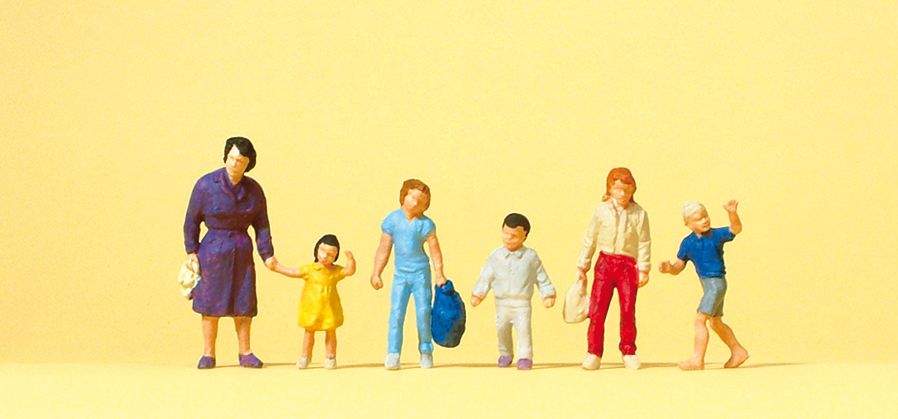 Preiser 14041 HO Walking Women with Children Figures (Set of 6)