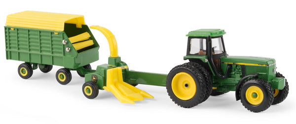 Ertl 45589 1:64 John Deere 4960 Tractor with Pull Type Forage Harvester & Wagon