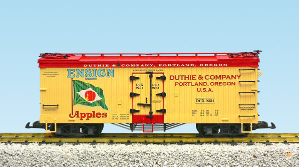USA Trains R16477 G Red Ensign Apples U.S. Refrigerator Cars (Yellow/Red)