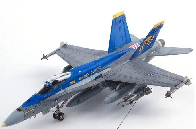 Academy 12564 1:72 USN F/A-18C VFA-192 Golden Dragons Military Plane Kit