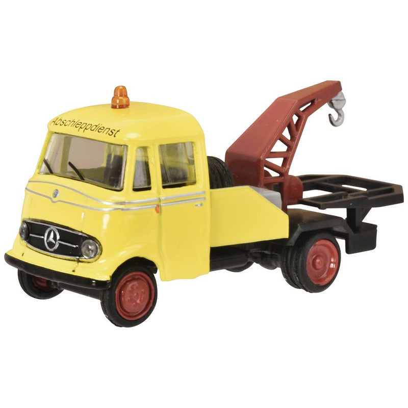 Schuco 452668200 1:87 Mercedes-Benz L319 Towing Wagon Diecast Model