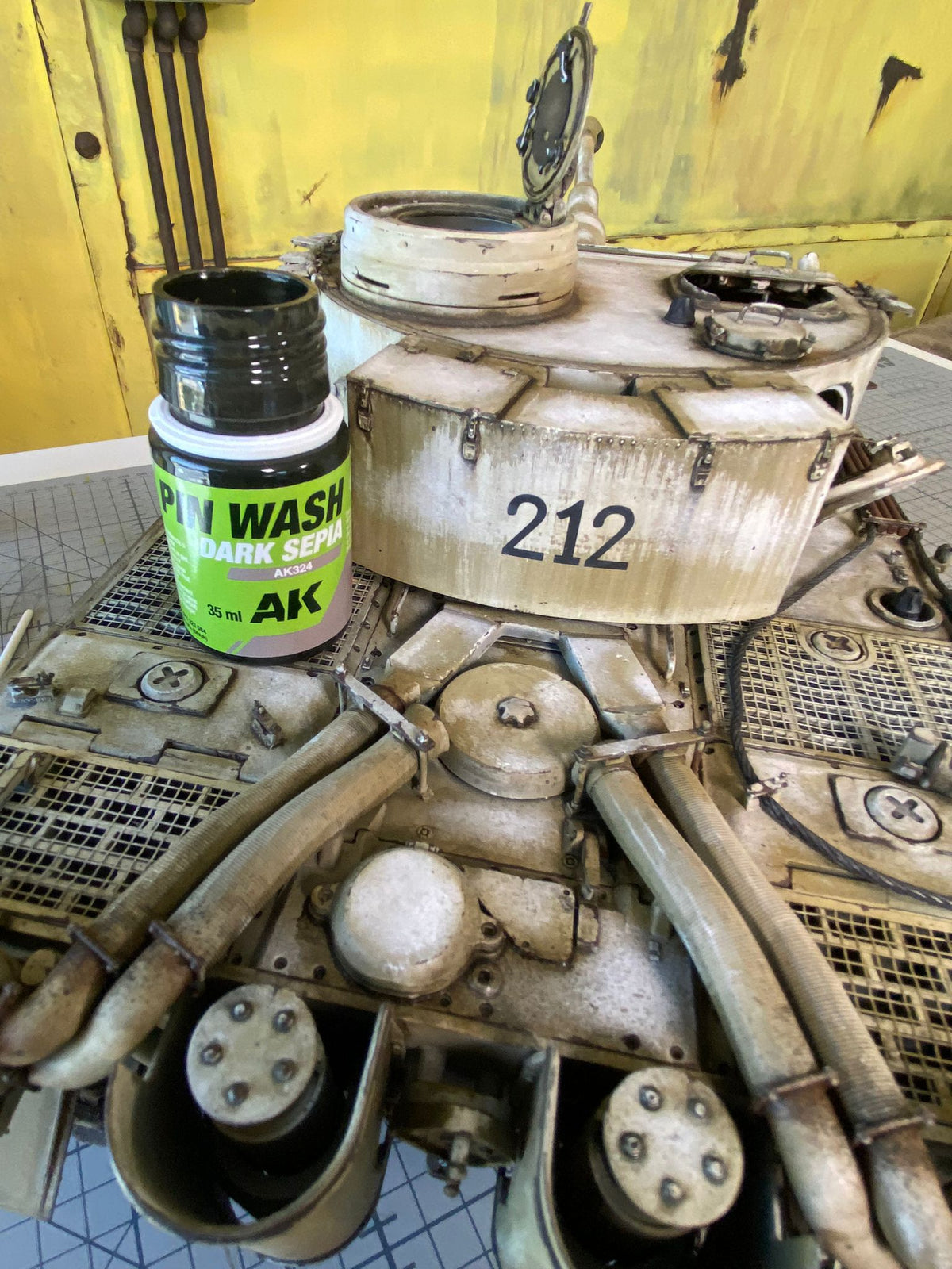 AK Interactive AK324 Enamel Pin Wash Dark Sepia - 35 ml Paint Bottle