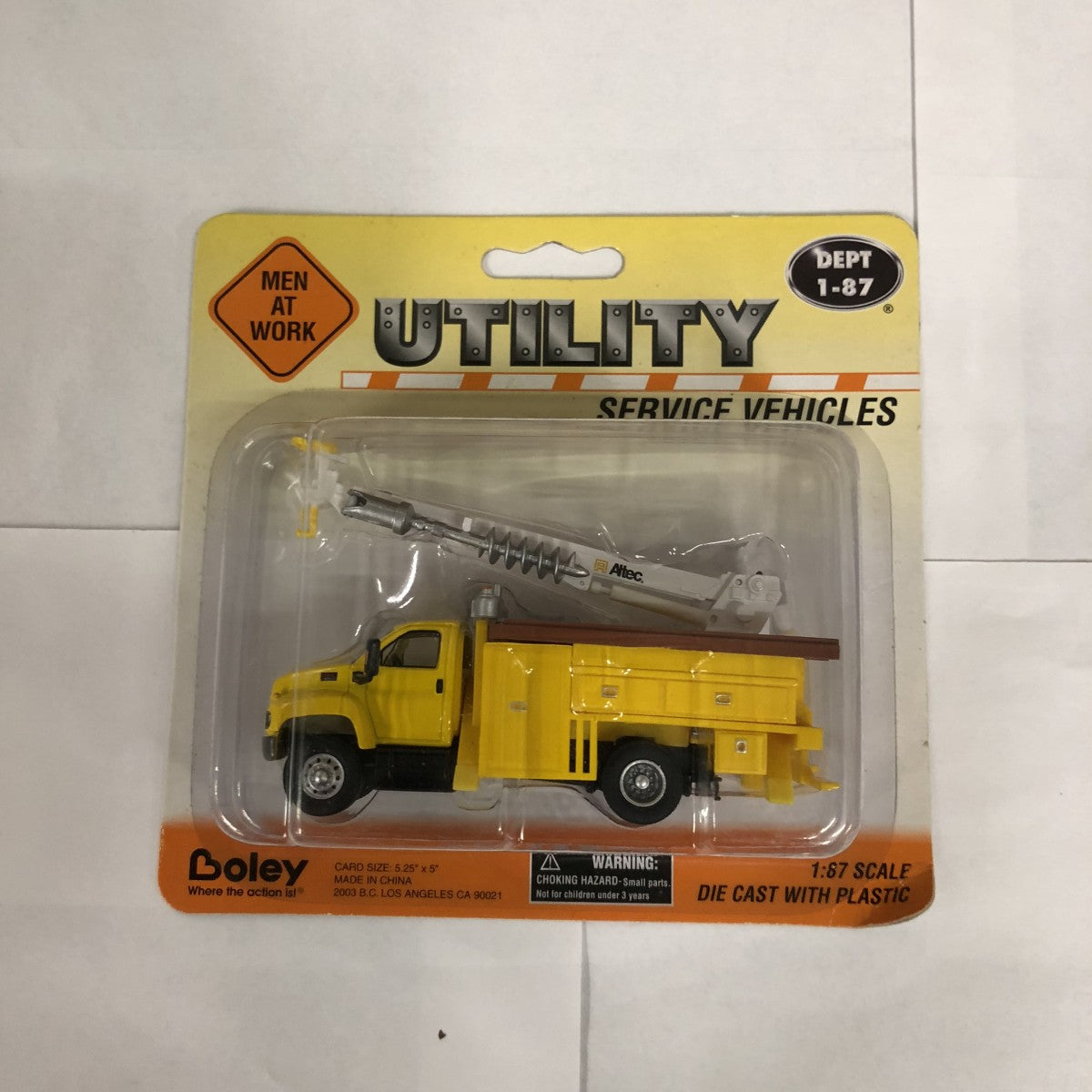Boley 302388 1:87 HO GMC Yellow City Power Truck with Telephone Pole Auger