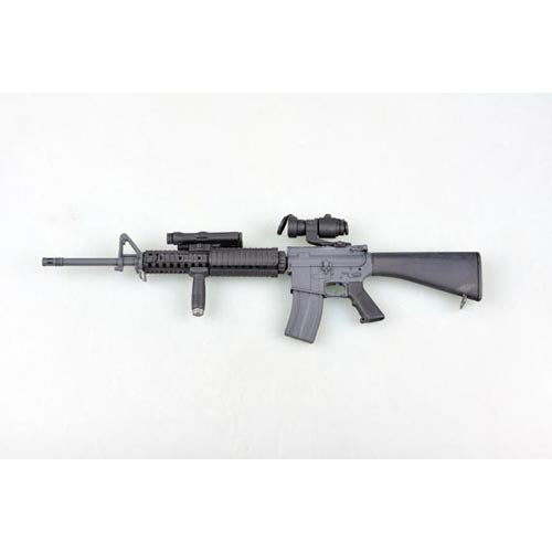 Easy Models 39115 1:3 Assembled M16A4 Rifle
