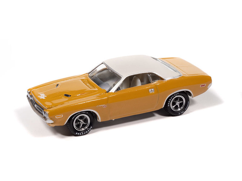 Johnny Lightning JLSP417-B-CASE 1:64 Butterscotch 1971 Dodge Challenger R/T