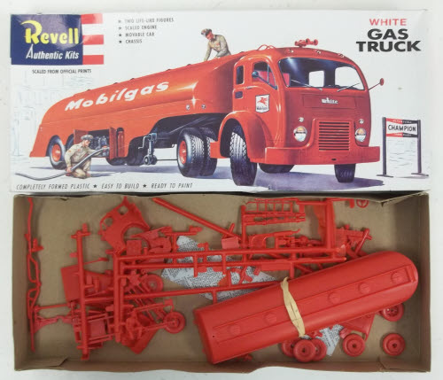 Revell 1420 1:48 White Mobile Gas Truck Plastic Model Kit