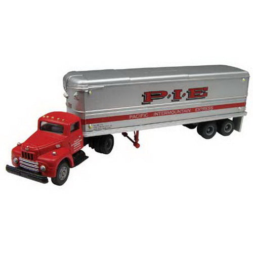 Classic Metal Works 31103 HO Mini Metals P-I-E IH R-190 Tractor/Trailer Set