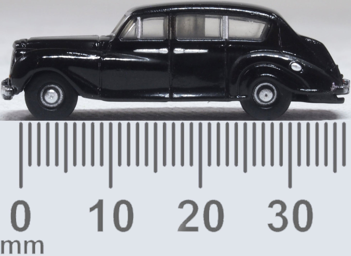 Oxford Diecast NAP007 1:148 Beatles Black Austin Princess Diecast Model
