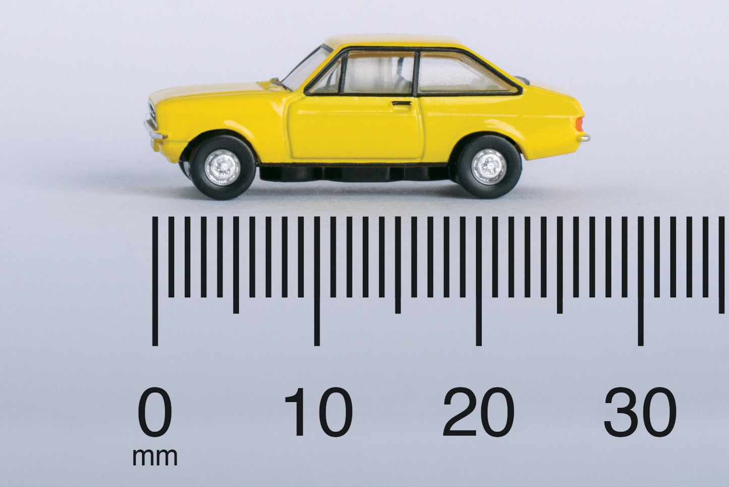 Oxford Diecast NESC002 1:148 1974 Ford Escort Mark II Diecast Model Car