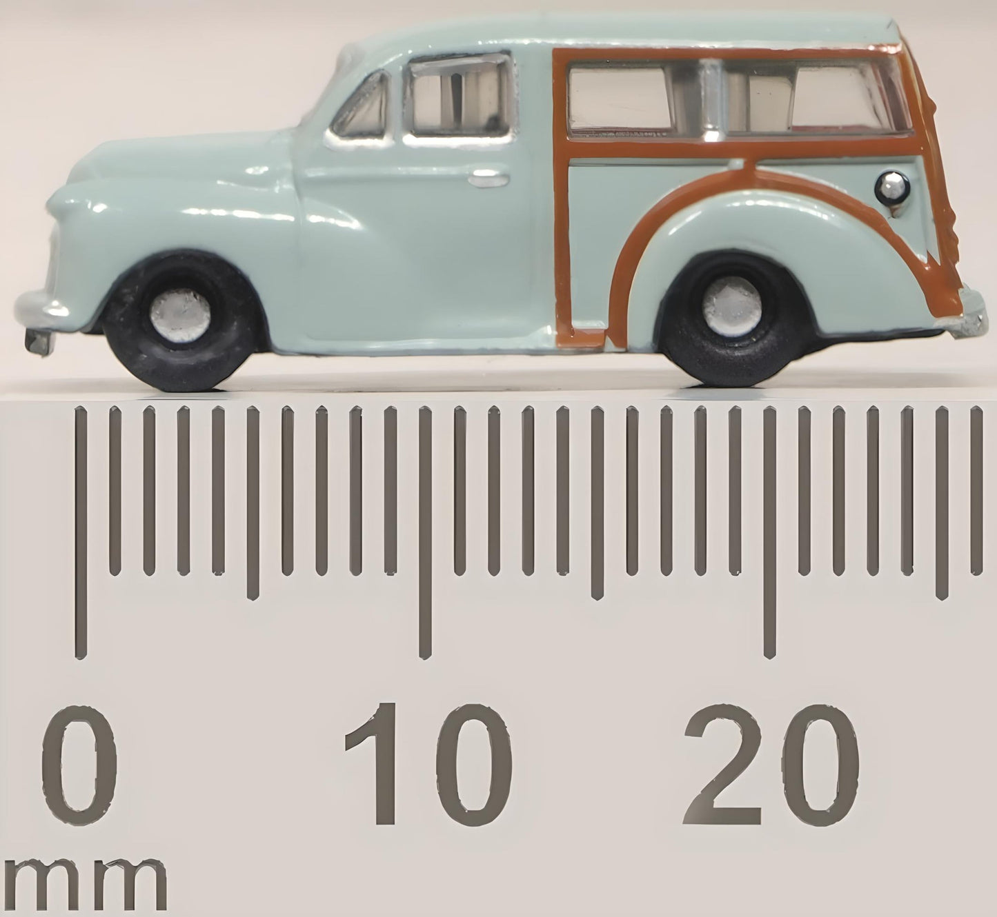 Oxford Diecast NMMT009 1:148 Morris Traveller Station Wagon Diecast Model Car