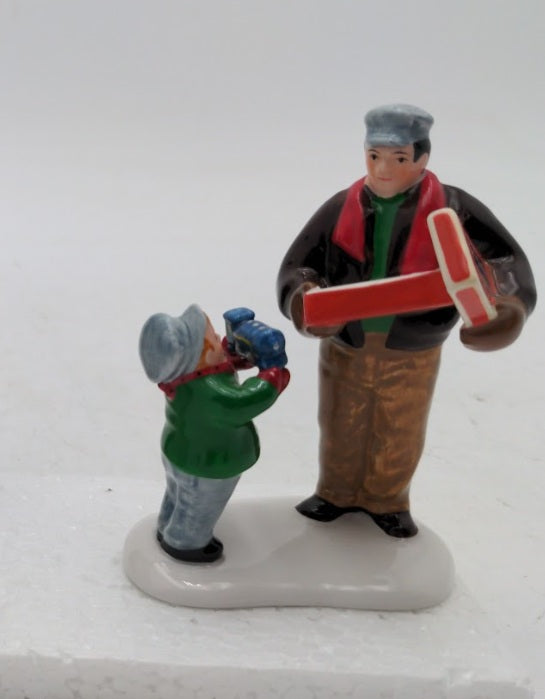 Dept 56 54972 Lionel Couldn't Wait Till Christmas Snow Village Figure Set LN/Box