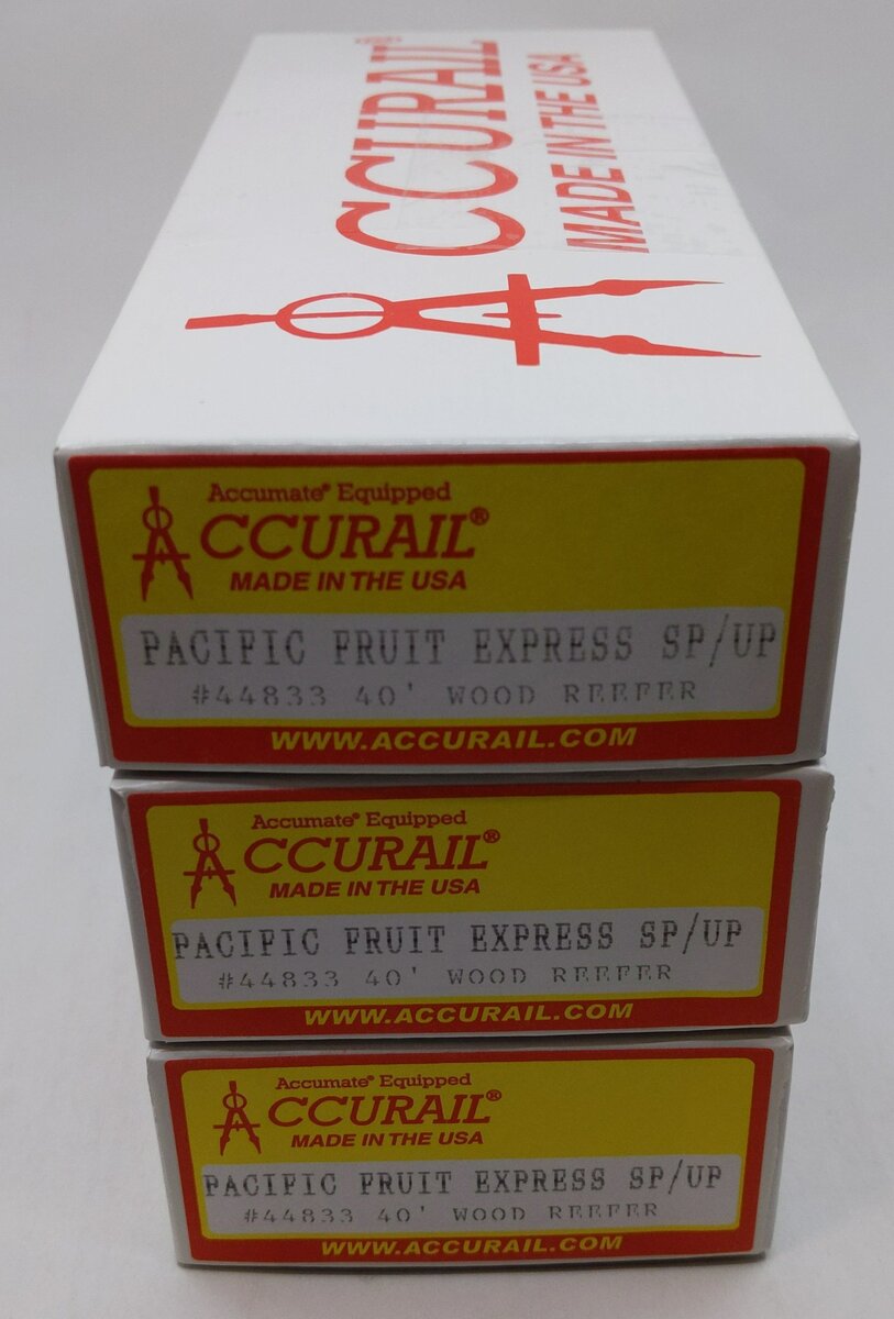 Accurail 44833 HO Scale Pacific Wood Express SP/UP 40' Wood Reefer (Pack of 3)