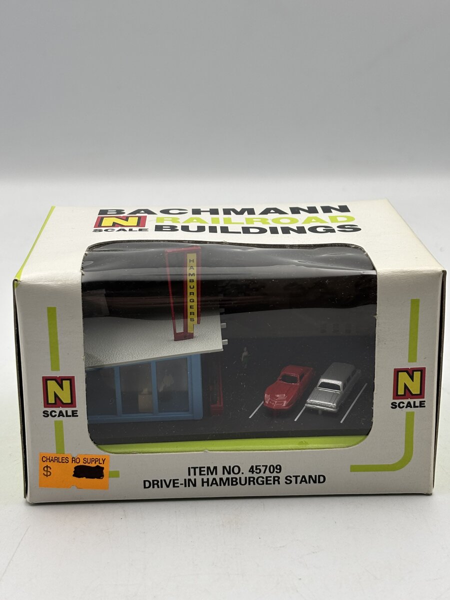 Bachmann 45709 N Plasticville Assembled Drive-In Burger Stand
