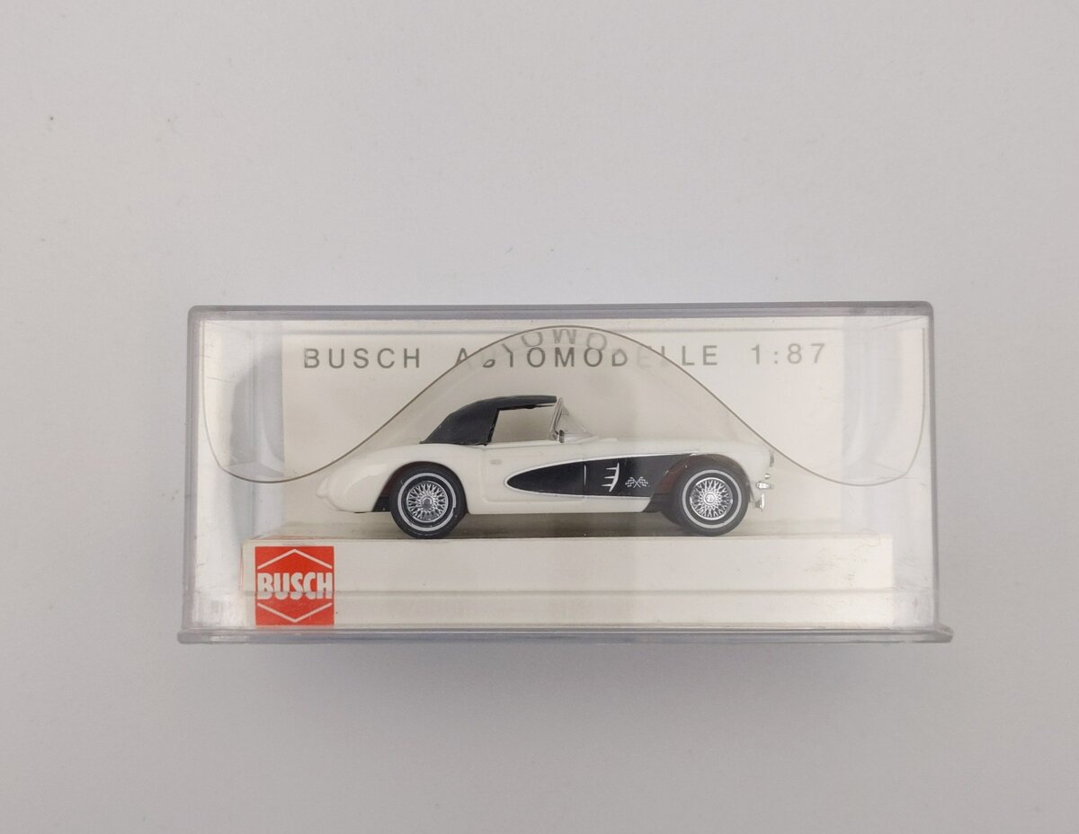 Busch 454051:87 Chevy Corvette Convertible (Colors May Vary)