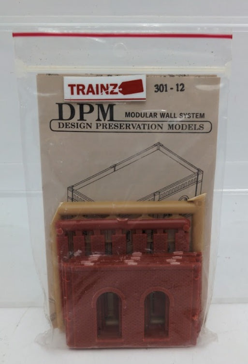 DPM 301-12 HO Scale One-Story Wall Sections With Arched Window Building Kit