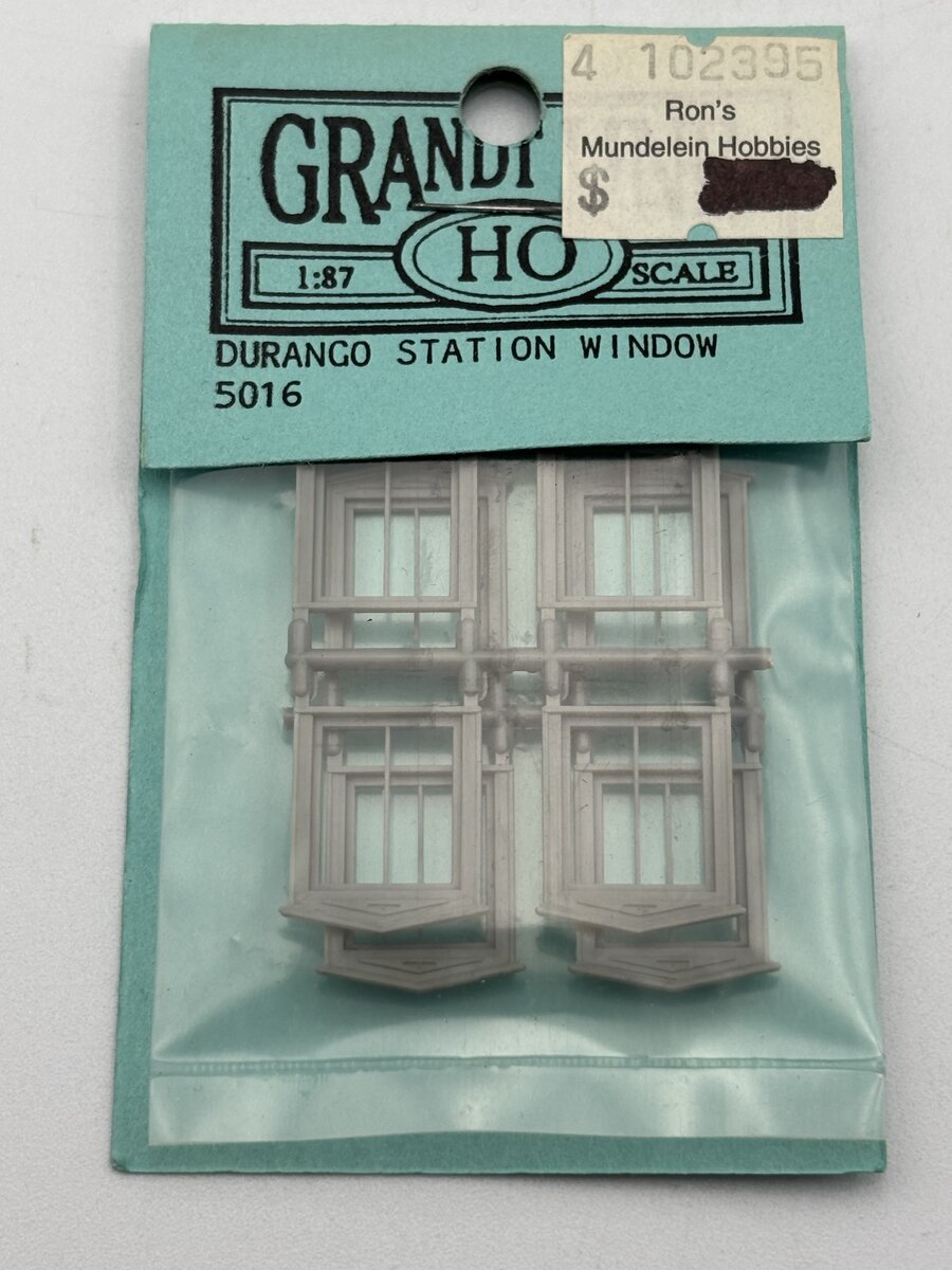 Grandt Line 5016 HO 36" x 44" Durango Station 2 Pane Window (Pack of 8)