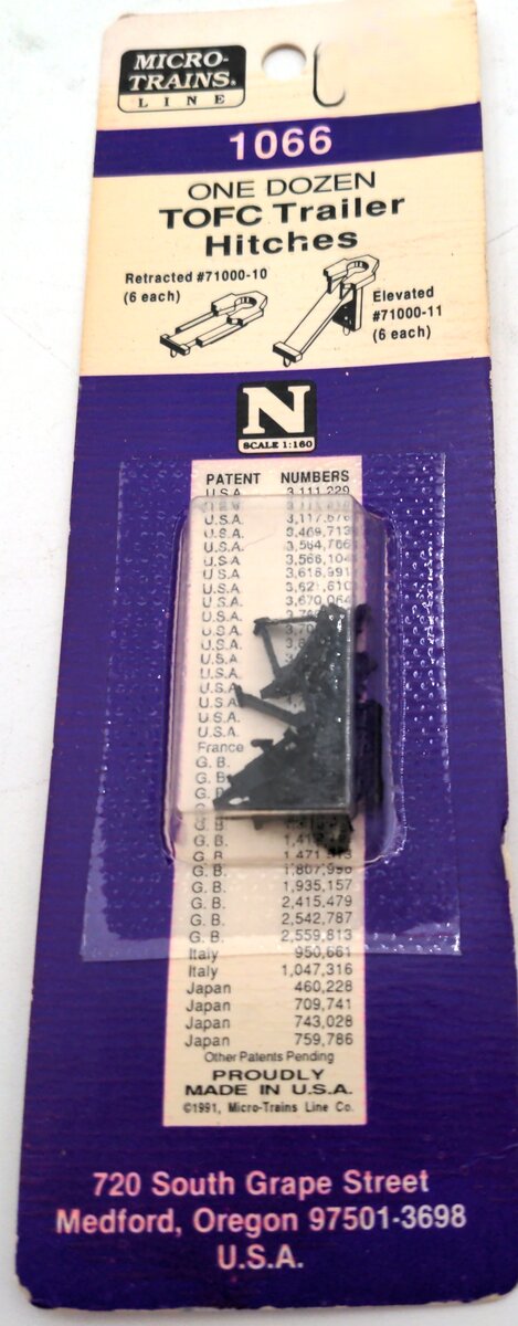 Micro-Trains 49975905 N TOCF Trailer Hitch Stands (Set of 12)