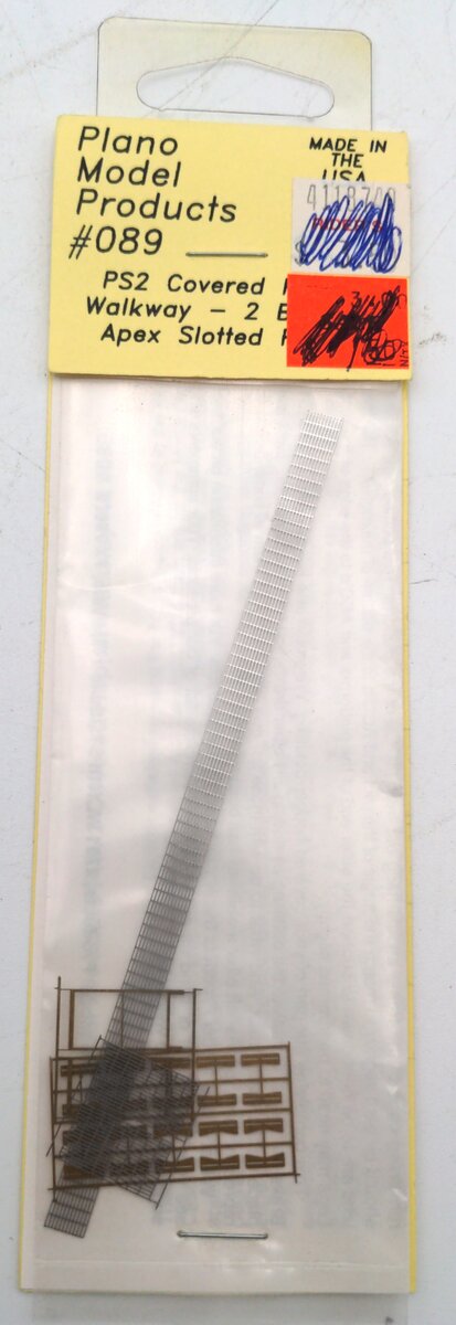 Plano Model Products 089 HO Scale 2 Bay PS2 Covered Hopper MDC Car