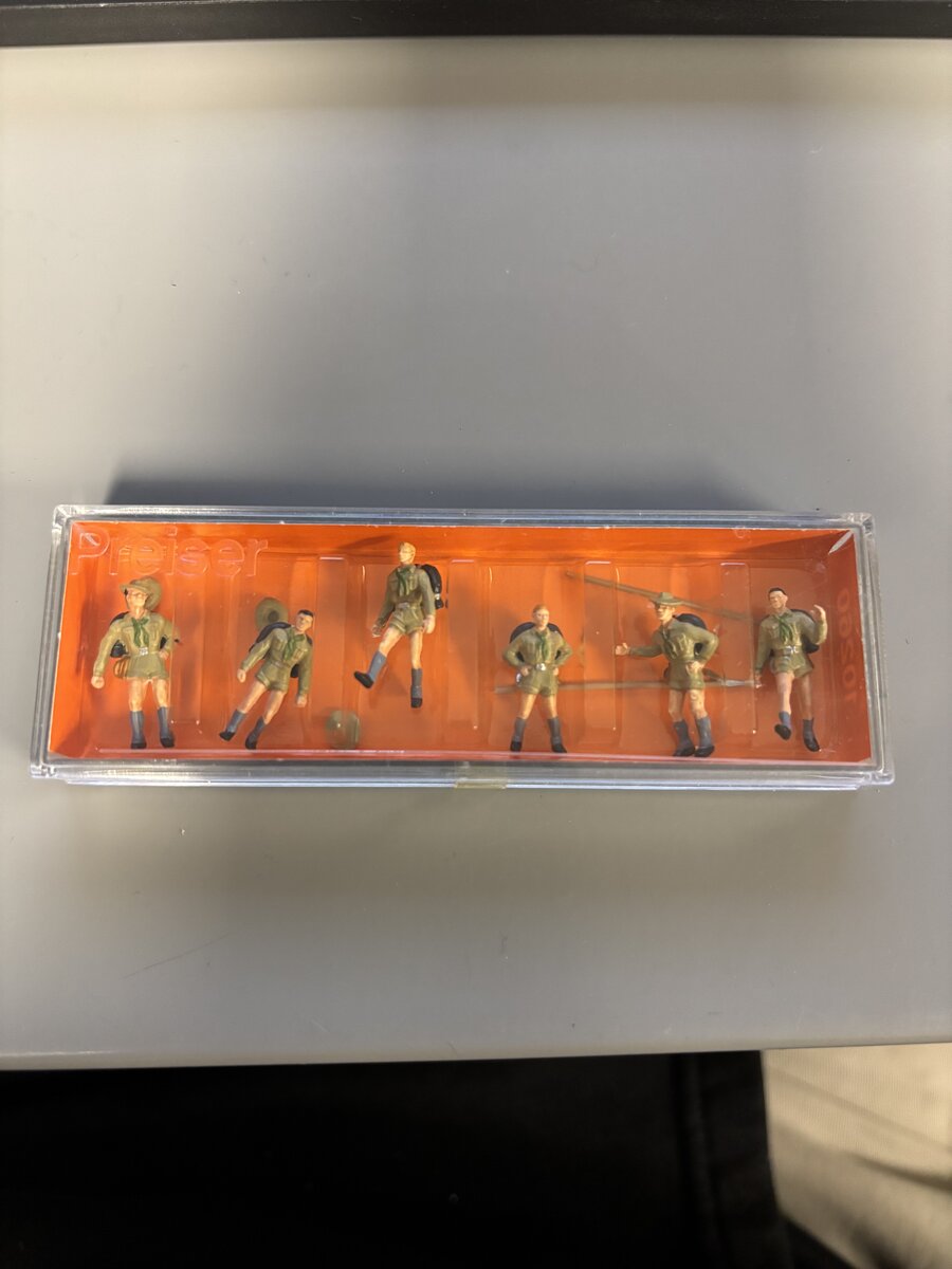 Preiser 10260 HO Scale Boy Scouts Figures (Set of 6)