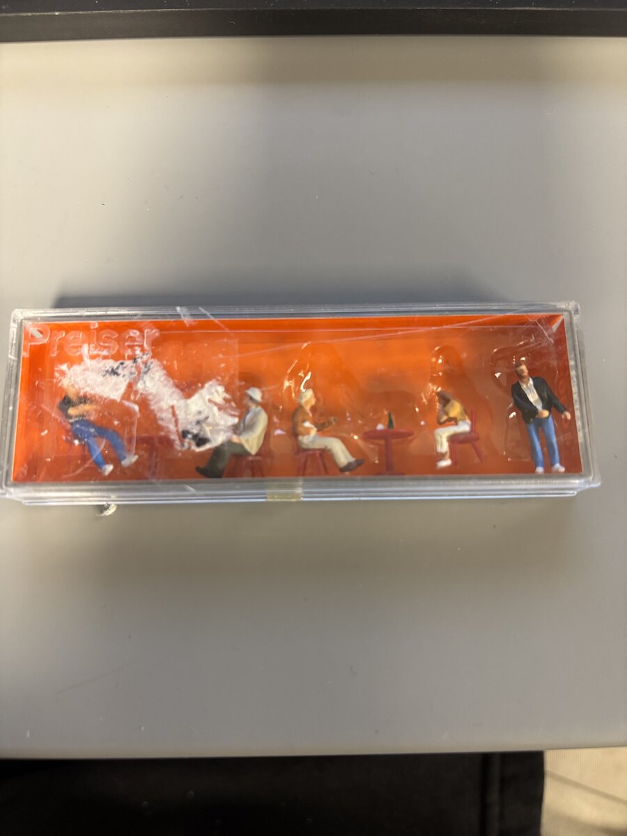 Preiser 10369 HO Guests in Street Cafe Figures (Set of 5)