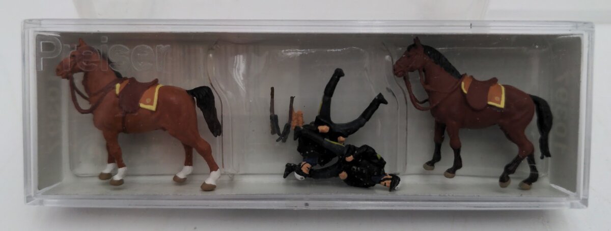 Preiser 10397 HO US Police Mounted On Horseback Figures (Set of 2)