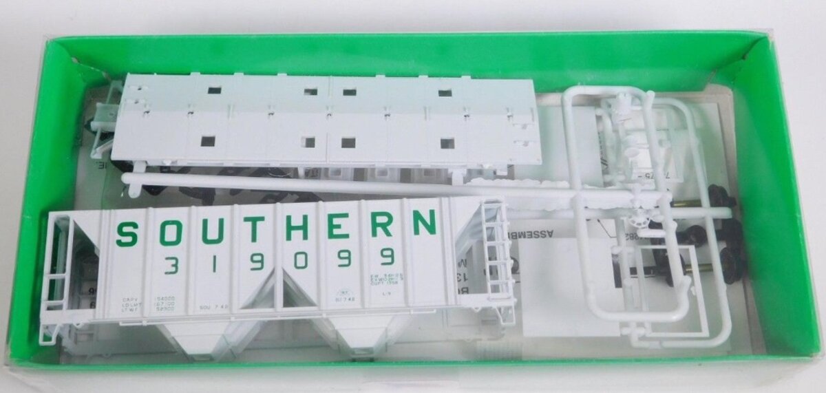 Bowser 55650 HO Southern ACF 70 Ton 2-Bay Covered Hopper Kit