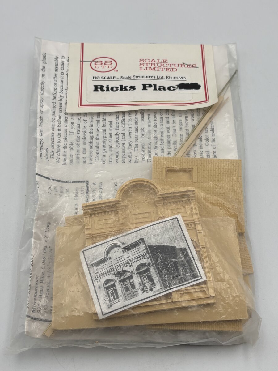 Scale Structures 1525 HO Rick's place Build Kit