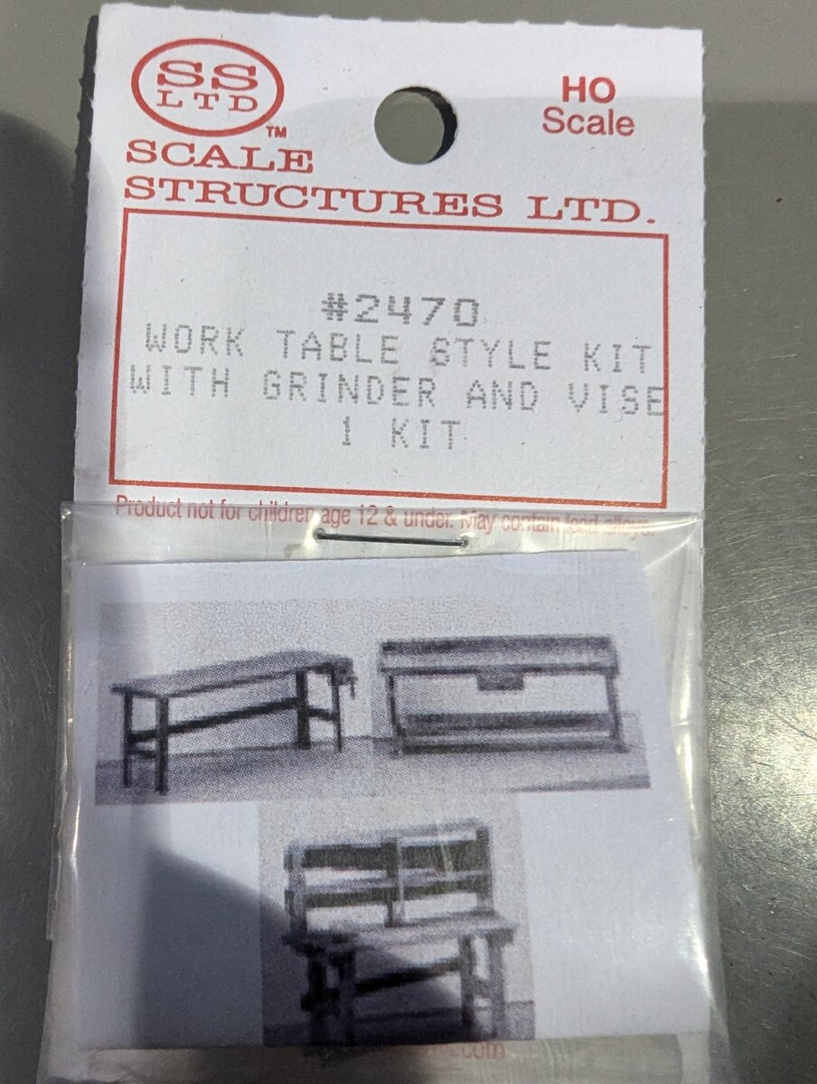 Scale Structures 2470 HO Work Table Style Kit w/Grinder & Vise