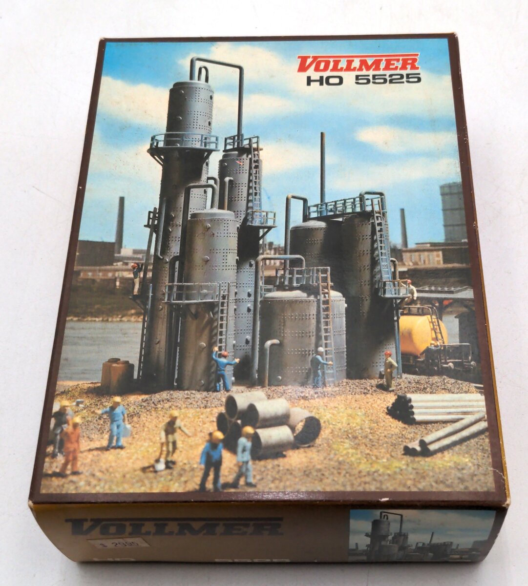Vollmer 5525 HO Scale Oil Refinery Building Kit