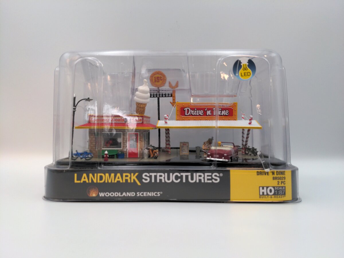 Woodland Scenics BR5029 HO Built-&-Ready Drive 'n Dine Building W/Details&Lights