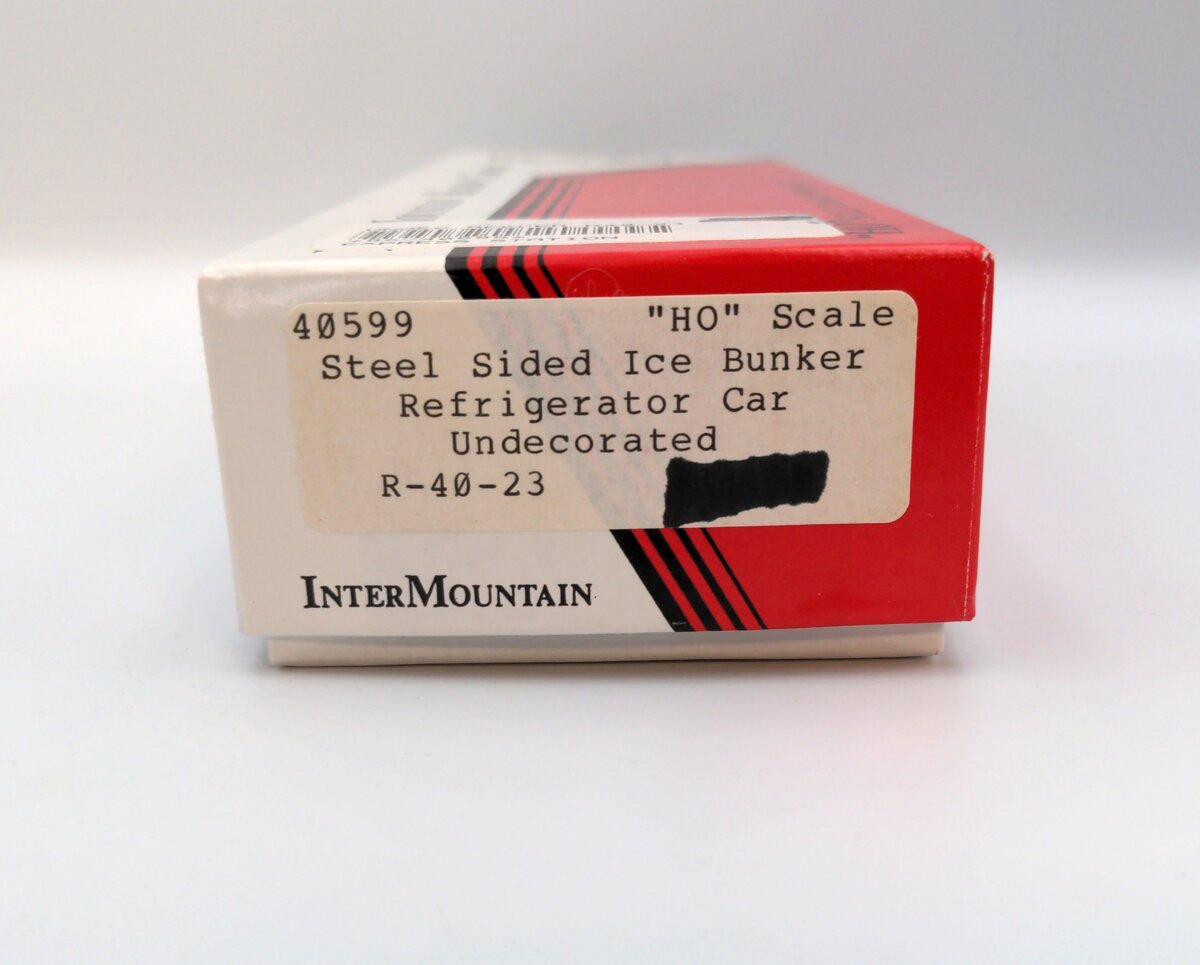 InterMountain 40599 HO Steel Sided Ice Bunker Undecorated Refrigerator Car Kit