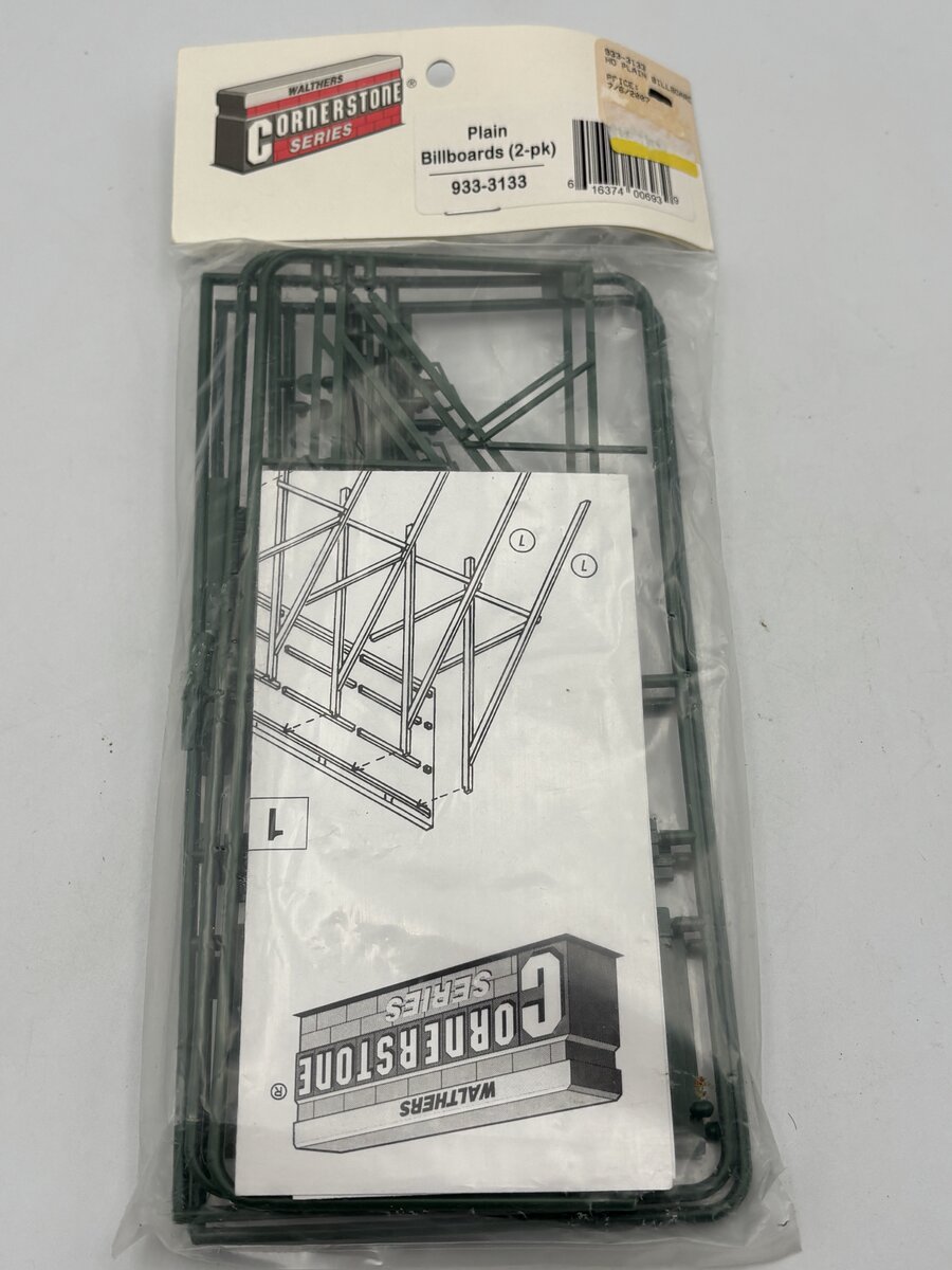 Walthers 933-3133 HO Scale Plain Billboards Kit (Pack of 2)