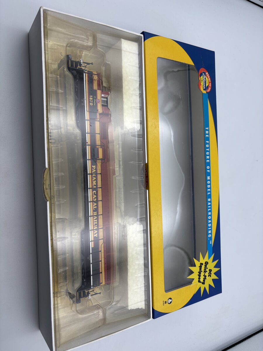 Athearn 78819 HO Panama Canal Railway SD60 RTR Diesel Locomotive #1870