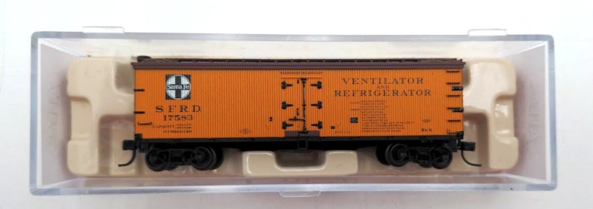 Atlas 41551 N Scale 40' Wood Reefer Santa Fe #17583