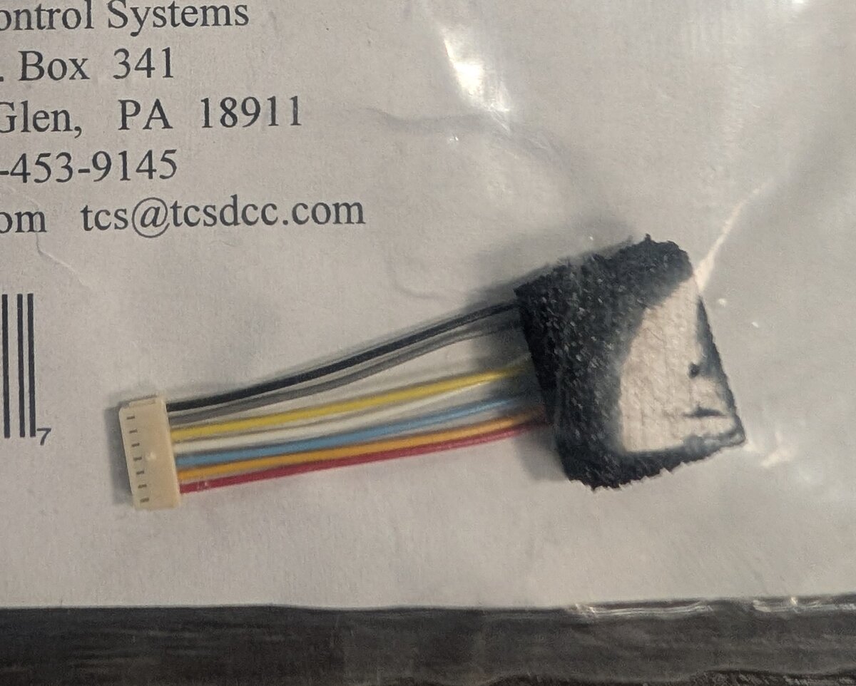 Train Control Systems 1050 MC-SH Short Harness w/NMRA Plug