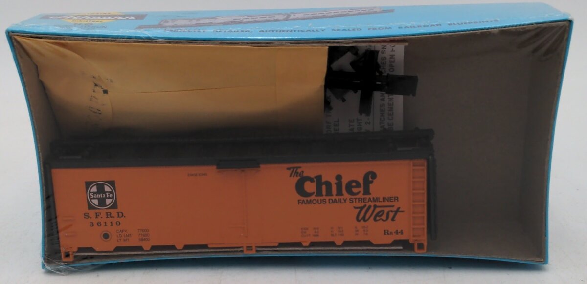 Athearn 5022 HO Scale Orange/Brown ATSF Chief 40 Ft Reefer # 36110 Kit